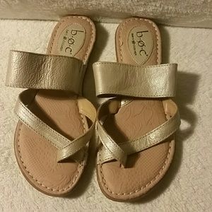 *Born leather toe sandals